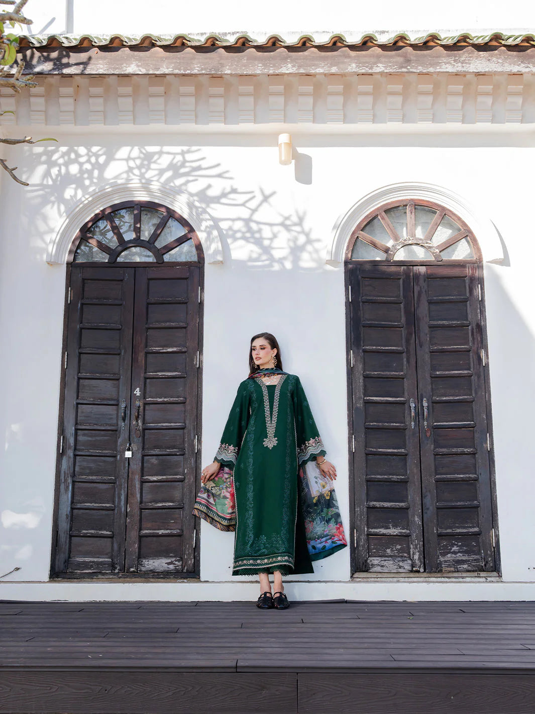 Dareen by IZEL Embroidered Luxury Lawn Unstitched 3Pc Suit - Gulrukh